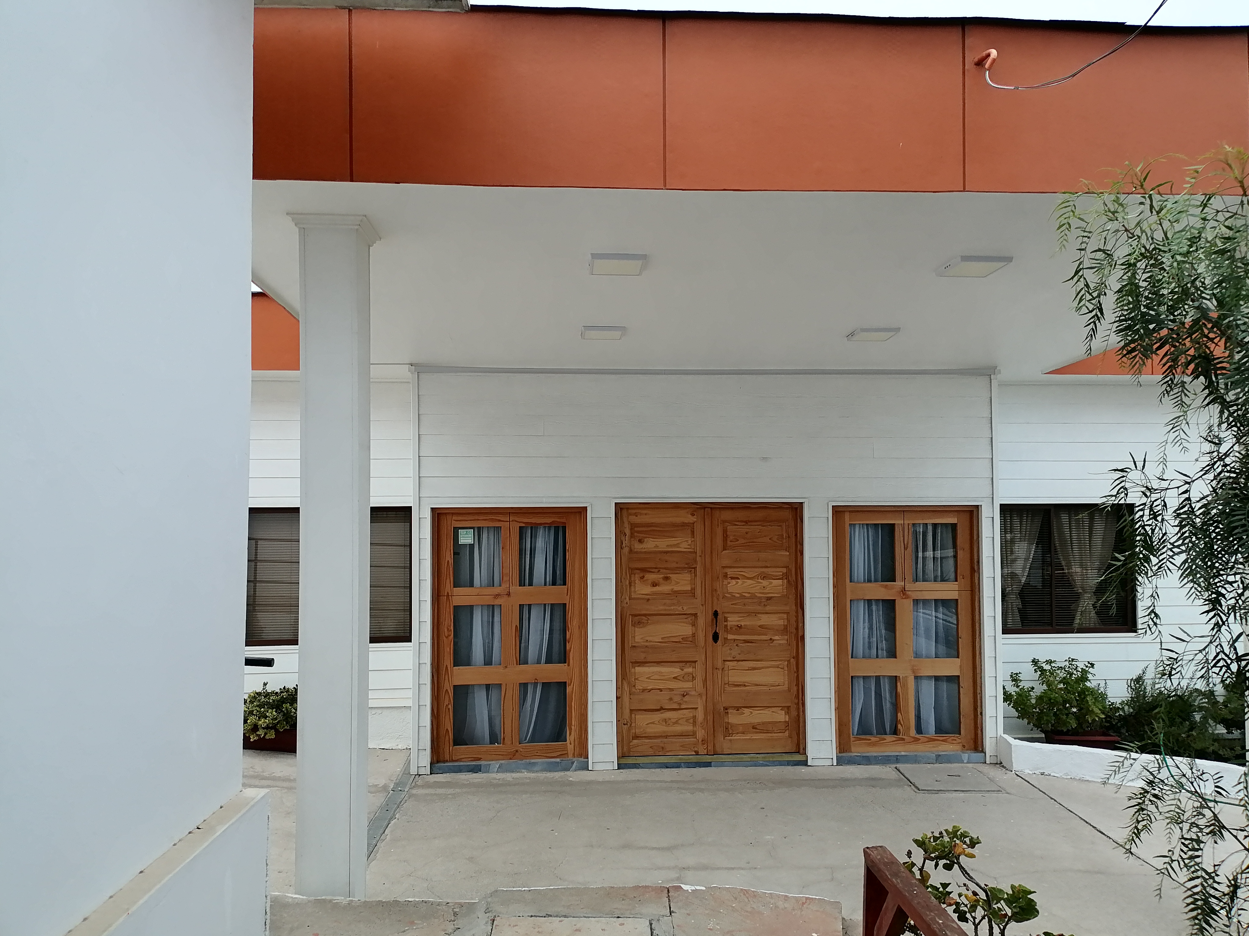 Colegio — acceso principal